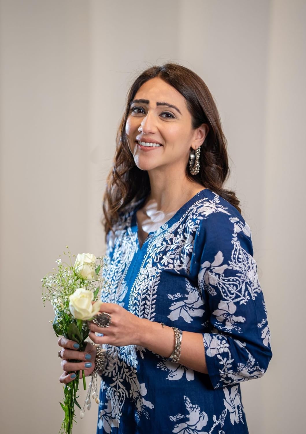 GoSriKi Women's Rayon Blend Chikankari Embroidered Straight Kurta